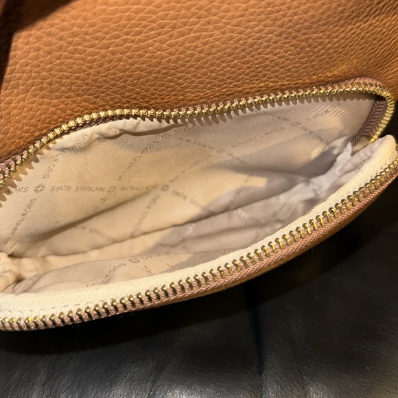 🔥🔥🔥Michael Kors Small Mini Erin Leather Convertible Backpack - Picture 12 of 15